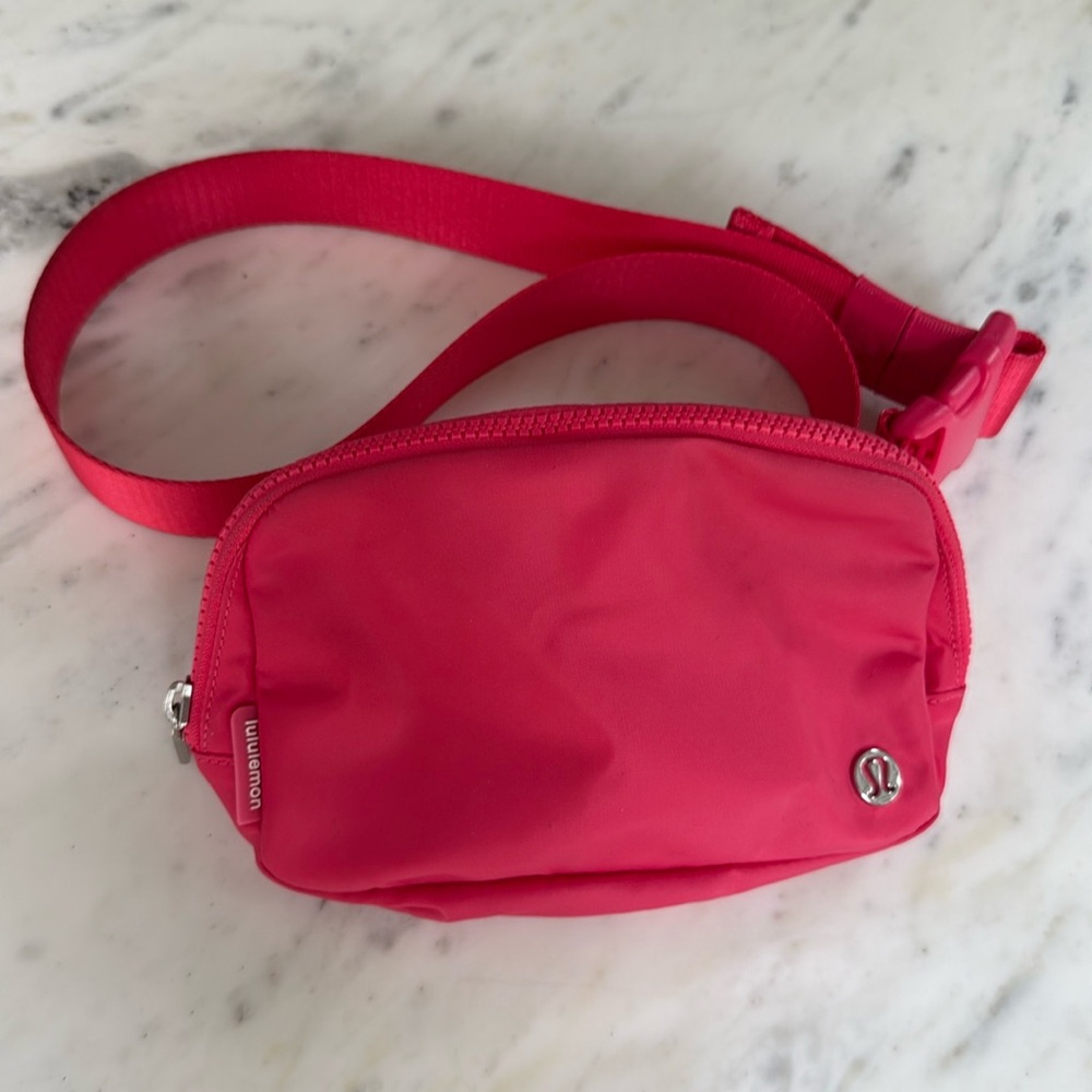 Lululemon crossbody bag lipgloss pink